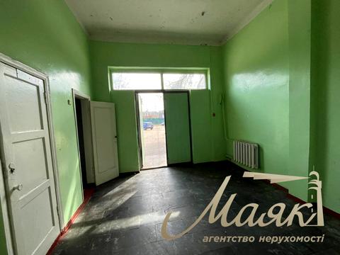 комерційна за адресою Насосна вул., 17