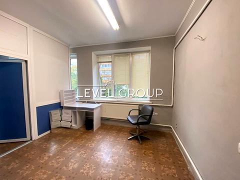 комерційна за адресою Володимира Івасюка просп. (Героїв Сталінграду), 65