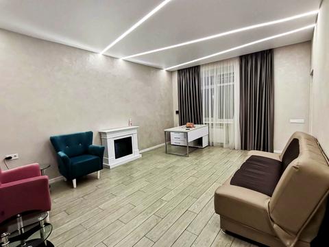 комерційна за адресою Леоніда Жаботинського, 20