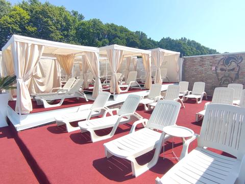 коммерческая по адресу Центральна, 1