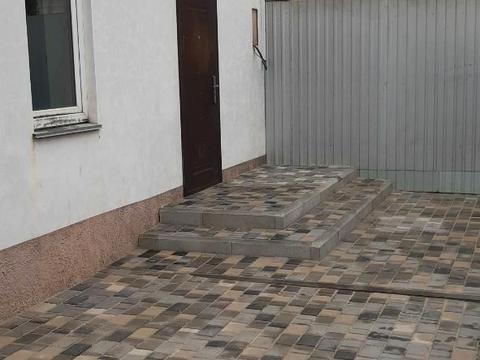будинок за адресою Лабораторна вул., 1
