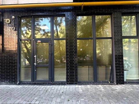 комерційна за адресою Трамвайна вул. (Революційна), 3