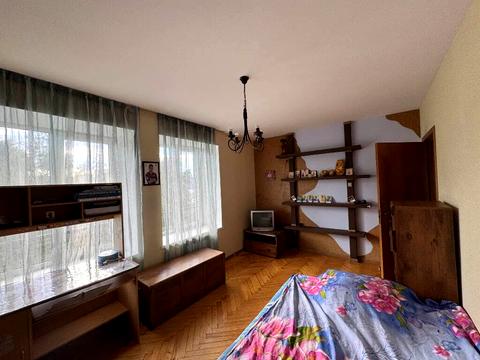 квартира за адресою Ніла Армстронга вул. (Казакова), 4