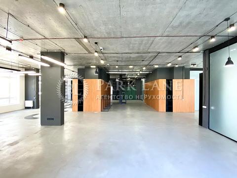 комерційна за адресою Дегтярна вул., 6