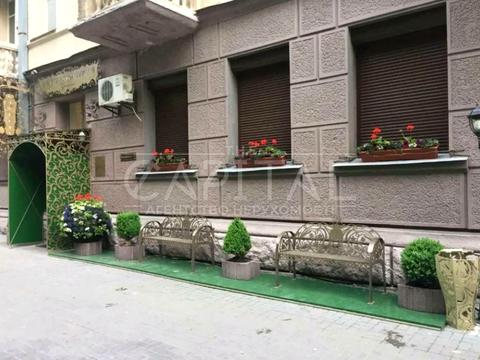 комерційна за адресою Михайла Грушевського вул., 9