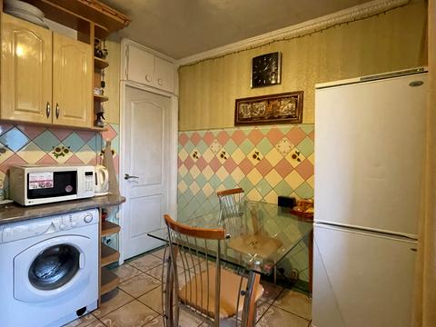 комната по адресу Голосеевский просп. (40-летия Октября), 21