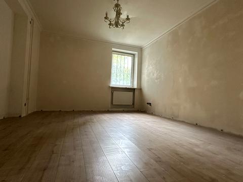 комерційна за адресою Олексія Вадатурського вул. (Маршала Малиновського), 1/1