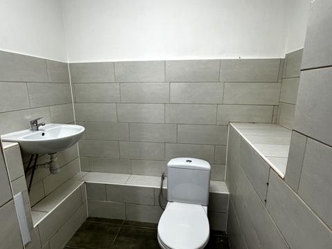 комерційна за адресою Сергія Москаленка вул. (Красовського), 49