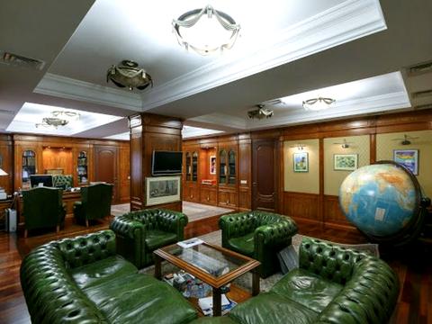 комерційна за адресою Спортивна пл., 3