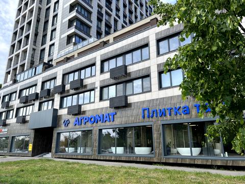 комерційна за адресою Набережна Перемоги вул., 68А
