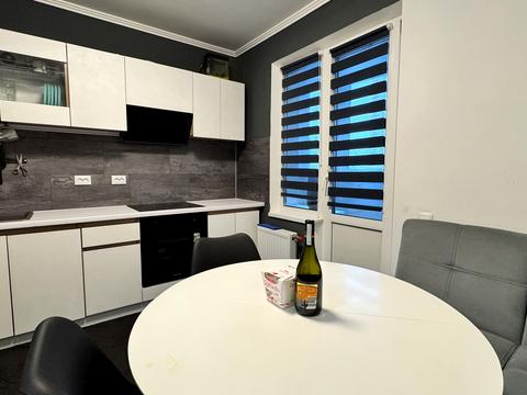 квартира за адресою Софії Русової вул., 7-А