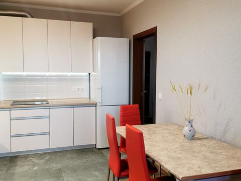 квартира по адресу Академика Глушкова просп., 9-Є