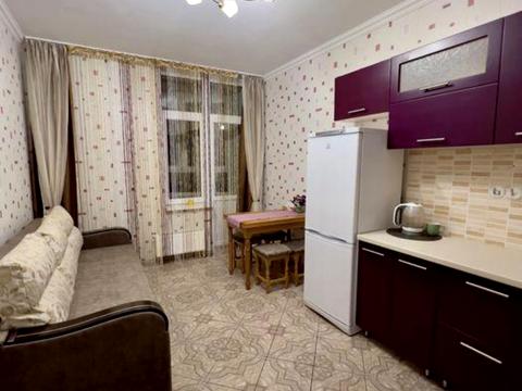 квартира за адресою Анни Ахматової вул., 32/18