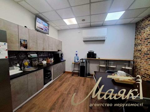 комерційна за адресою Марії Капніст вул. (Желябова), 2