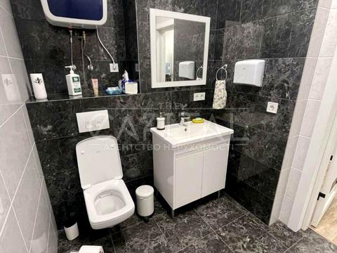 комерційна за адресою Предславинська вул., 40