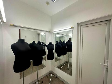 комерційна за адресою Івана Акінфієва вул. (Фучика), 28
