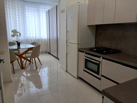 квартира за адресою Абрикосова вул., 5