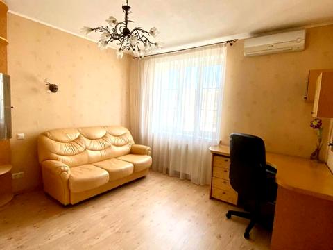 квартира за адресою Почайнинська вул., 25/49