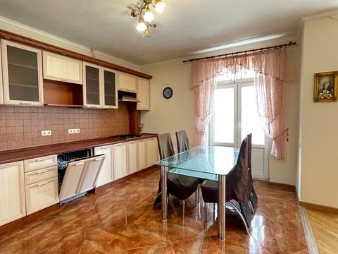 квартира по адресу Раисы Окипной ул., 8