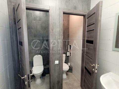 комерційна за адресою Володимирська вул., 38