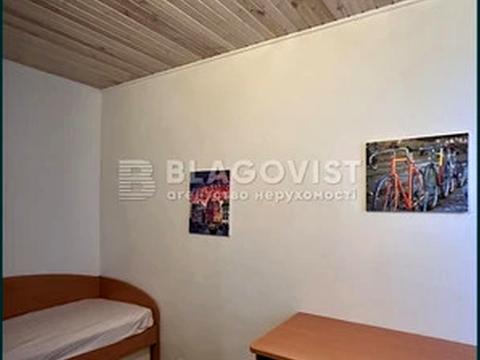 комерційна за адресою Володимирська вул., 45