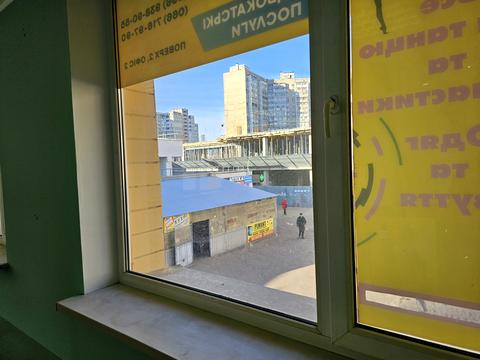коммерческая по адресу Ревуцкого ул., 14