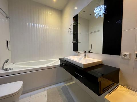 квартира по адресу Андрея Верхогляда ул. (Михайла Драгомирова), 20