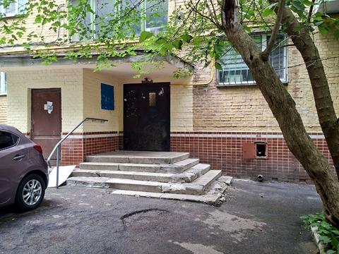 квартира за адресою Лаврська вул. (Січневого Повстання), 4