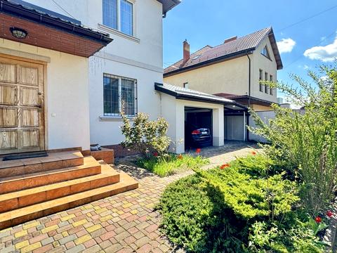 будинок за адресою Богатирська вул., 30б