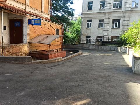 комерційна за адресою Лютеранська вул., 12