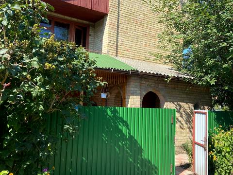 будинок за адресою Центральна
