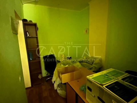 комерційна за адресою Миколи Руденка бульв. (Кольцова), 17