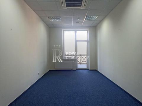 коммерческая по адресу Киев, Николая Михновского бульв. (Дружбы Народов), 19