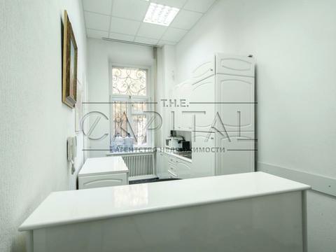 комерційна за адресою Ольгинська вул., 2/11