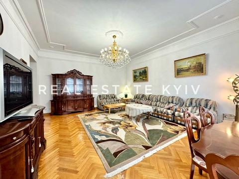 квартира за адресою Десятинна вул., 10