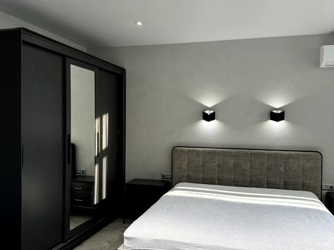 квартира за адресою Київ, Микільсько-Слобідська вул., 8