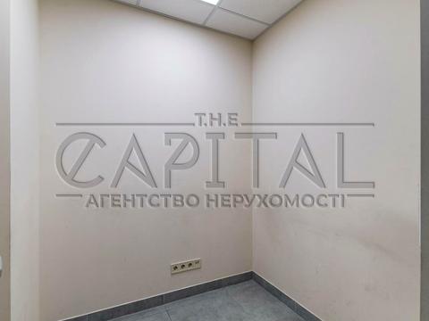 комерційна за адресою Академіка Заболотного вул., 1