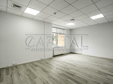 комерційна за адресою Кловський узвіз, 11