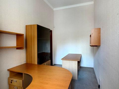 комерційна за адресою Костельна вул., 7