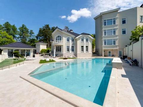 будинок за адресою Богдана Ступки пров.