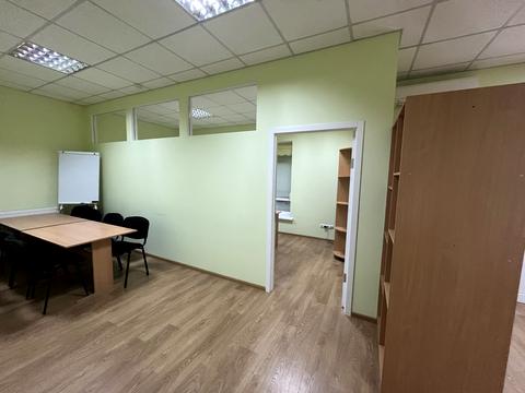 комерційна за адресою Космічна вул., 3