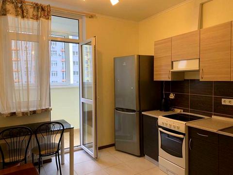 квартира за адресою Сім'ї Кульженків вул. (Петра Дегтяренка), 35