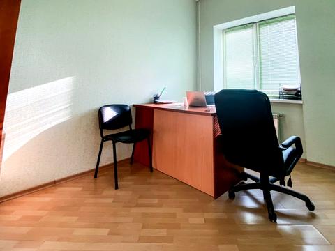 комерційна за адресою Королеви Єлизавети ІІ вул. (Глинки), 1