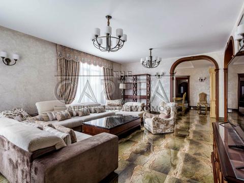 будинок за адресою світанкова, 10