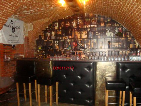 комерційна за адресою Личаківська вул. (), 1