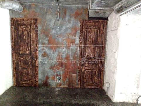 комерційна за адресою Архітектора Городецького вул., 4