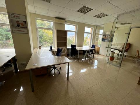 комерційна за адресою Нижній Вал вул., 15-А