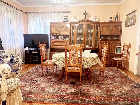 будинок за адресою Князя Лаборця пл.