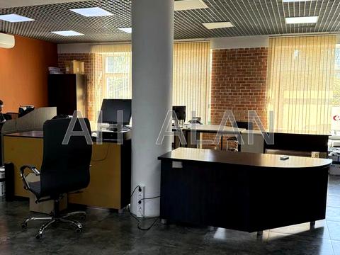 комерційна за адресою Івана Виговського вул. (Маршала Гречка), 2