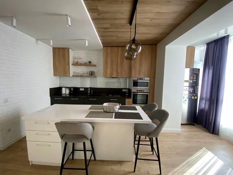 квартира за адресою Івасюка, 82